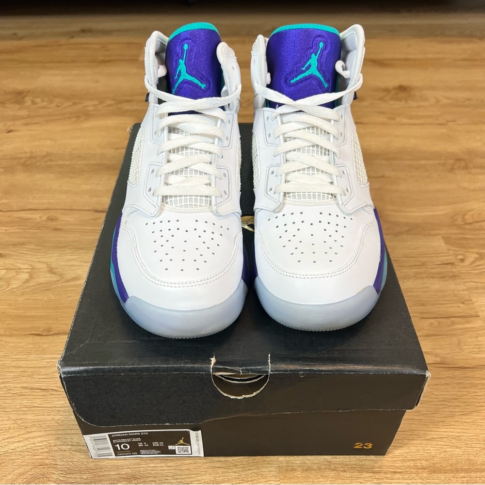 Jordan Mars 270 Size M 10/ W 11.5